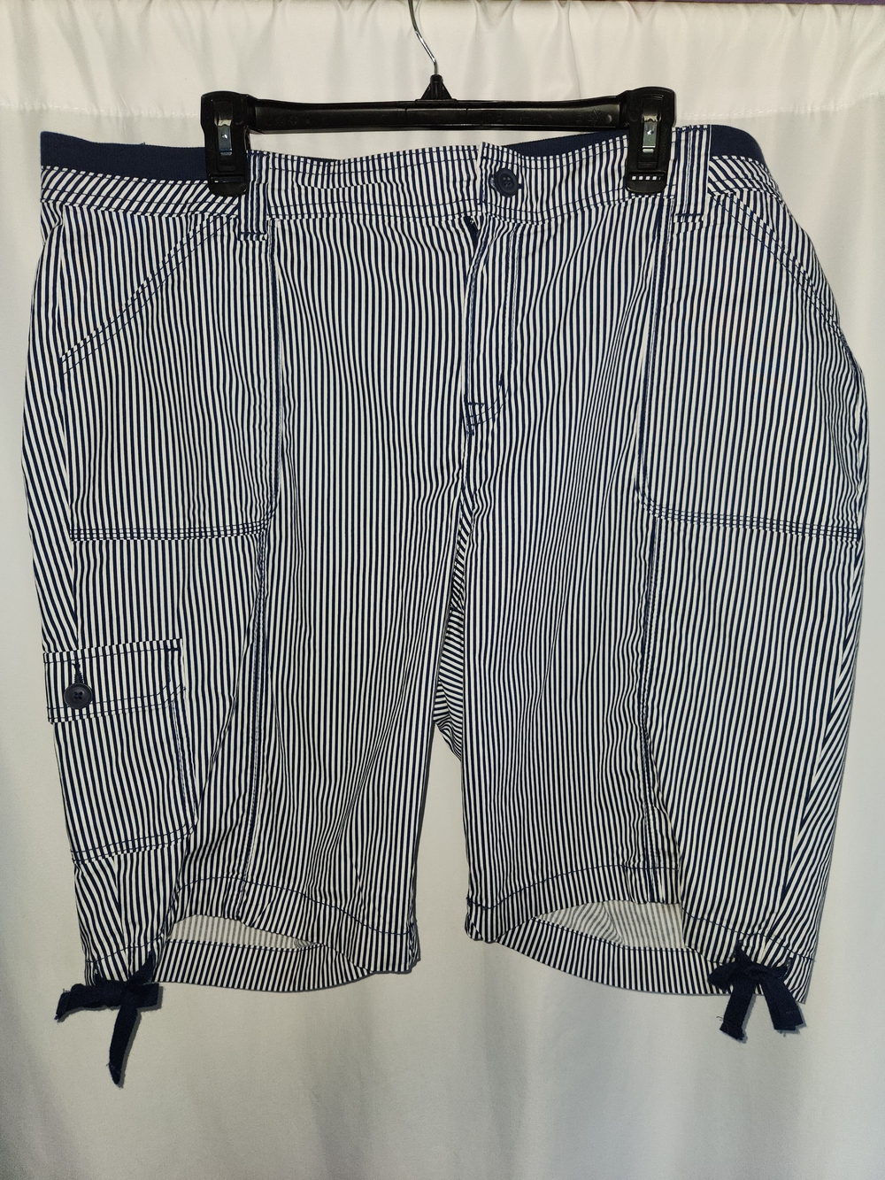 Navy & White Striped Cargo Shorts #nautical #preppy #coastel #sporty #mid-rise